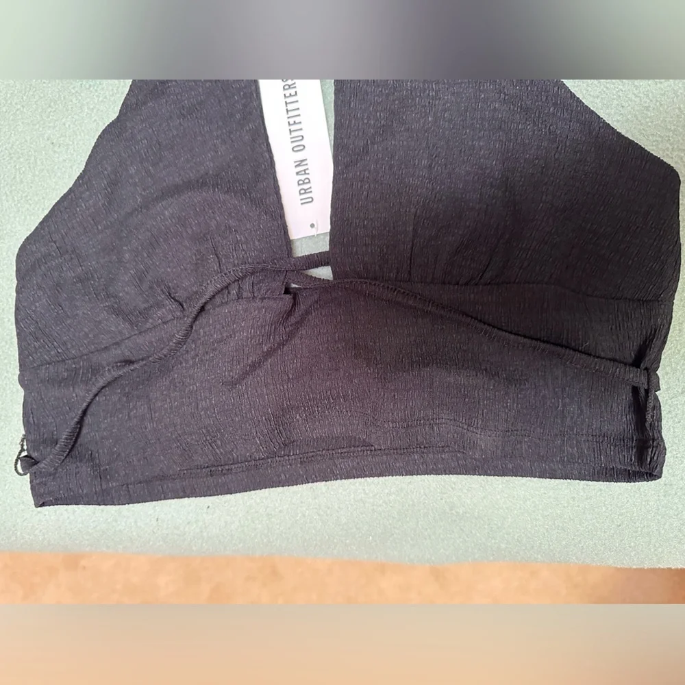 Urban outfitters women’s size large halter top in black - Picture 2 of 5